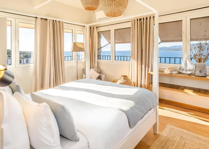 Boutique Chateau Rouher Hotel *